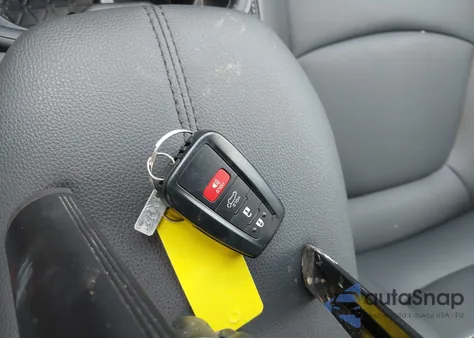 2025 Toyota Rav4 Xle Premium из США, поврежденный, VIN 2T3C1RFV6SW385130